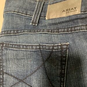 SZ 32 Ariat Women's Classic Indigo Trouser Jeans Dbl. Button + Zip.Raw Hem, Logo